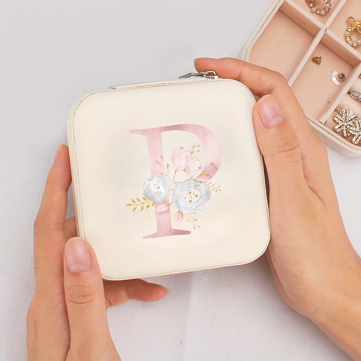 Boîte à bijoux de voyage beige avec initiale - Sereine