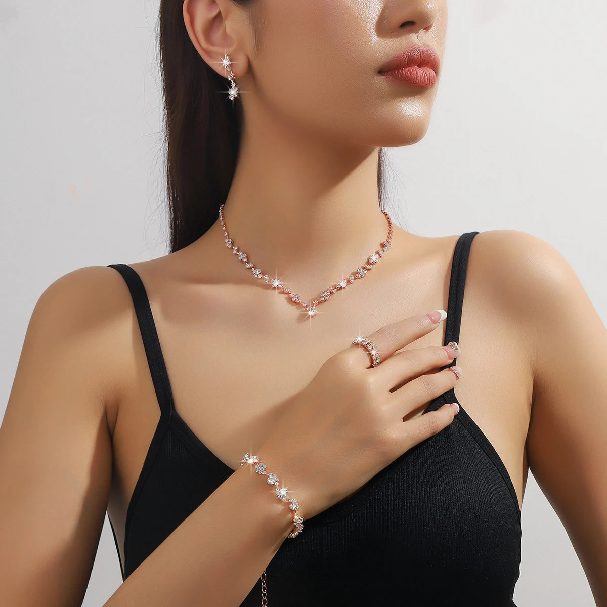Parure 4 Pièces Minimaliste – Collier, Boucles, Bracelet & Bague | Femme