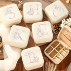 Boîte à bijoux de voyage beige avec initiale - Sereine
