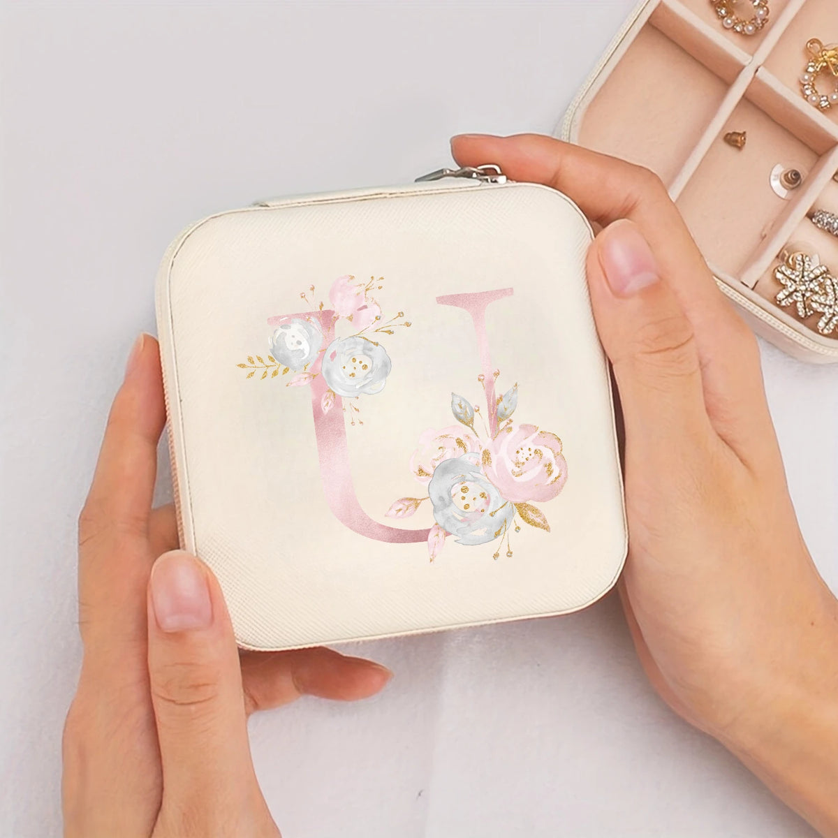 Boîte à bijoux de voyage beige avec initiale - Sereine