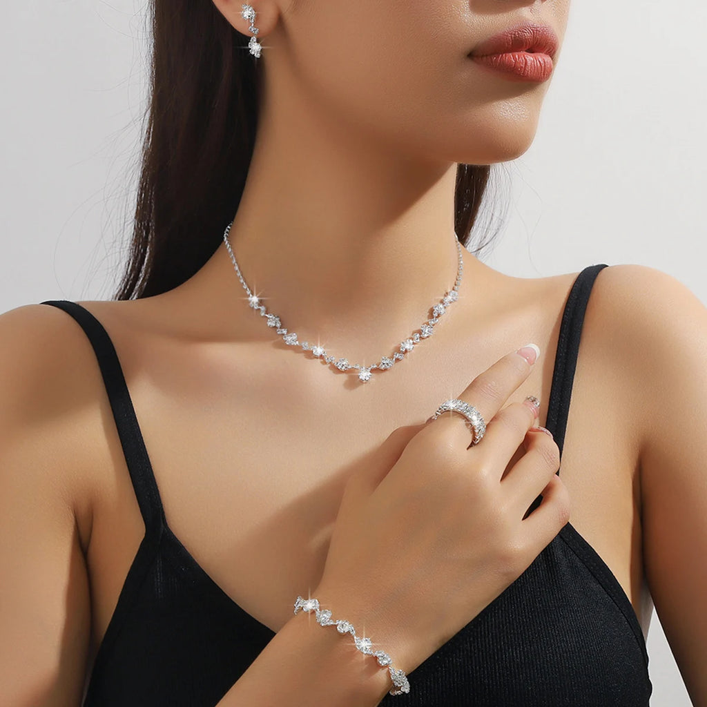 Parure 4 Pièces Minimaliste – Collier, Boucles, Bracelet & Bague | Femme