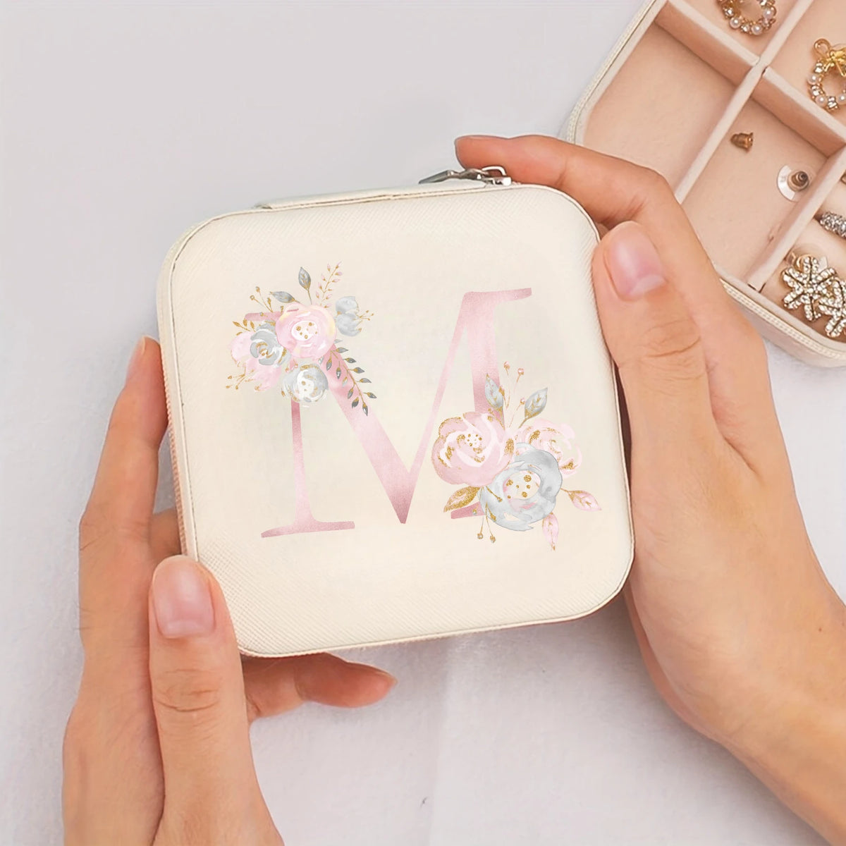 Boîte à bijoux de voyage beige avec initiale - Sereine