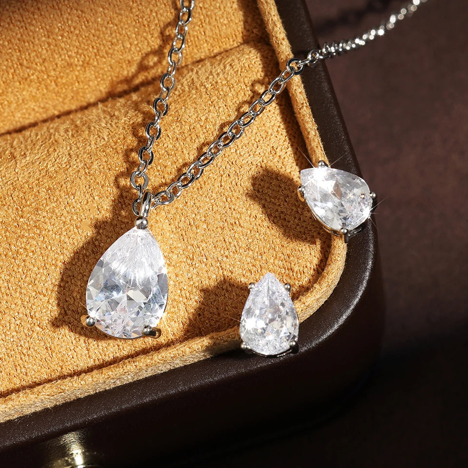 Parure ZAKOL goutte en zircone : collier et boucles d’oreilles