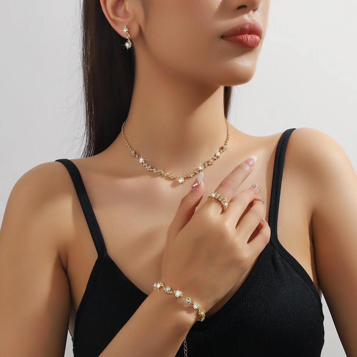 Parure 4 Pièces Minimaliste – Collier, Boucles, Bracelet & Bague | Femme