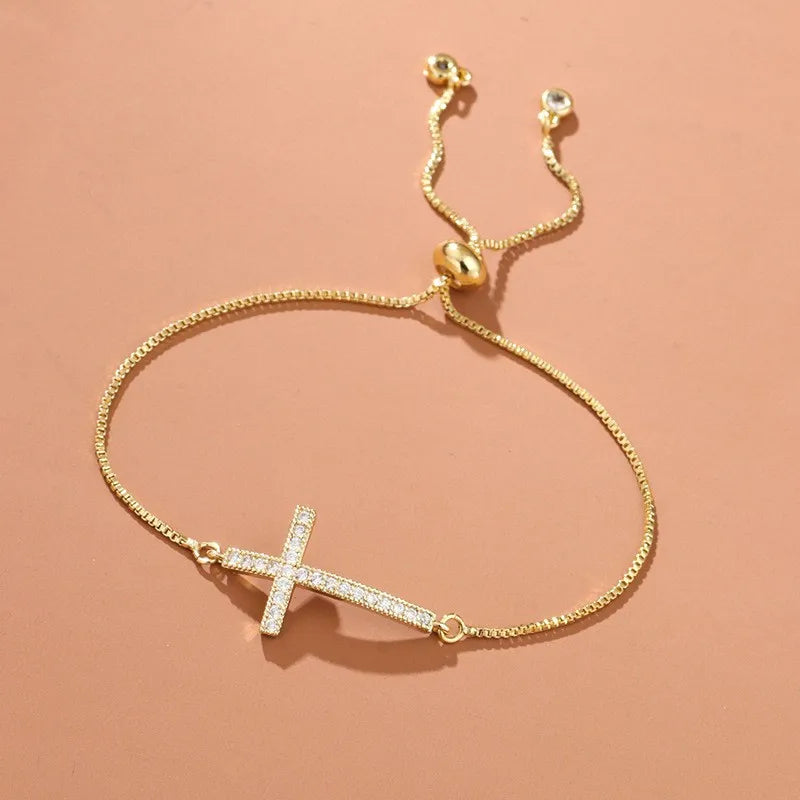 Bracelet Croix Serti de Zirconium – Cuivre Doré ou Argenté Ajustable