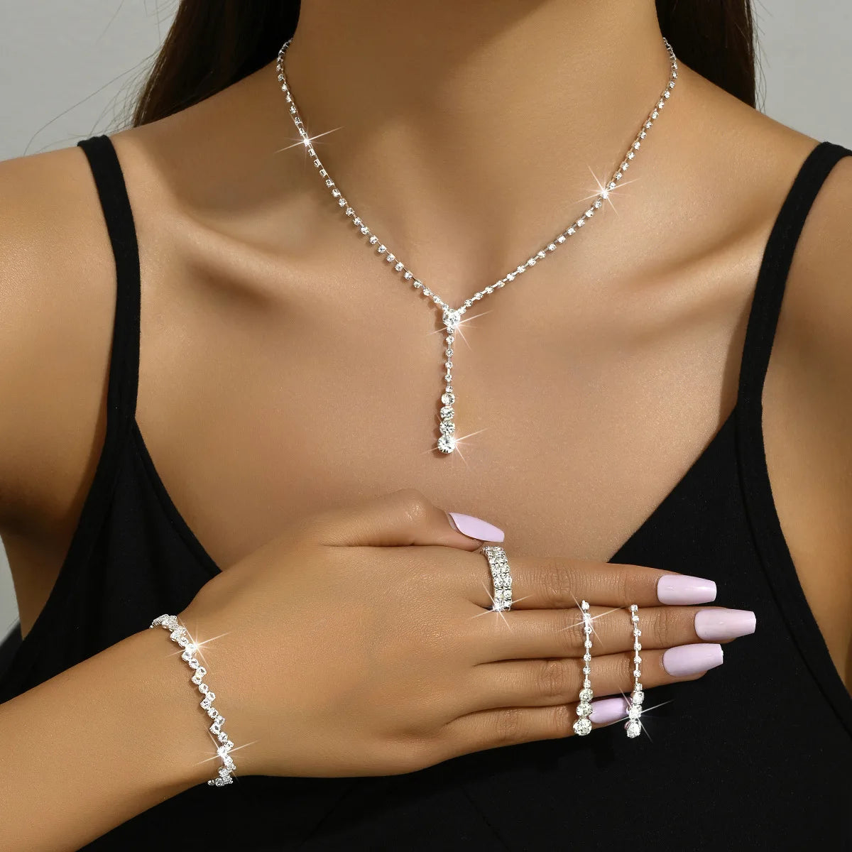 Parure 4 Pièces Minimaliste – Collier, Boucles, Bracelet & Bague | Femme