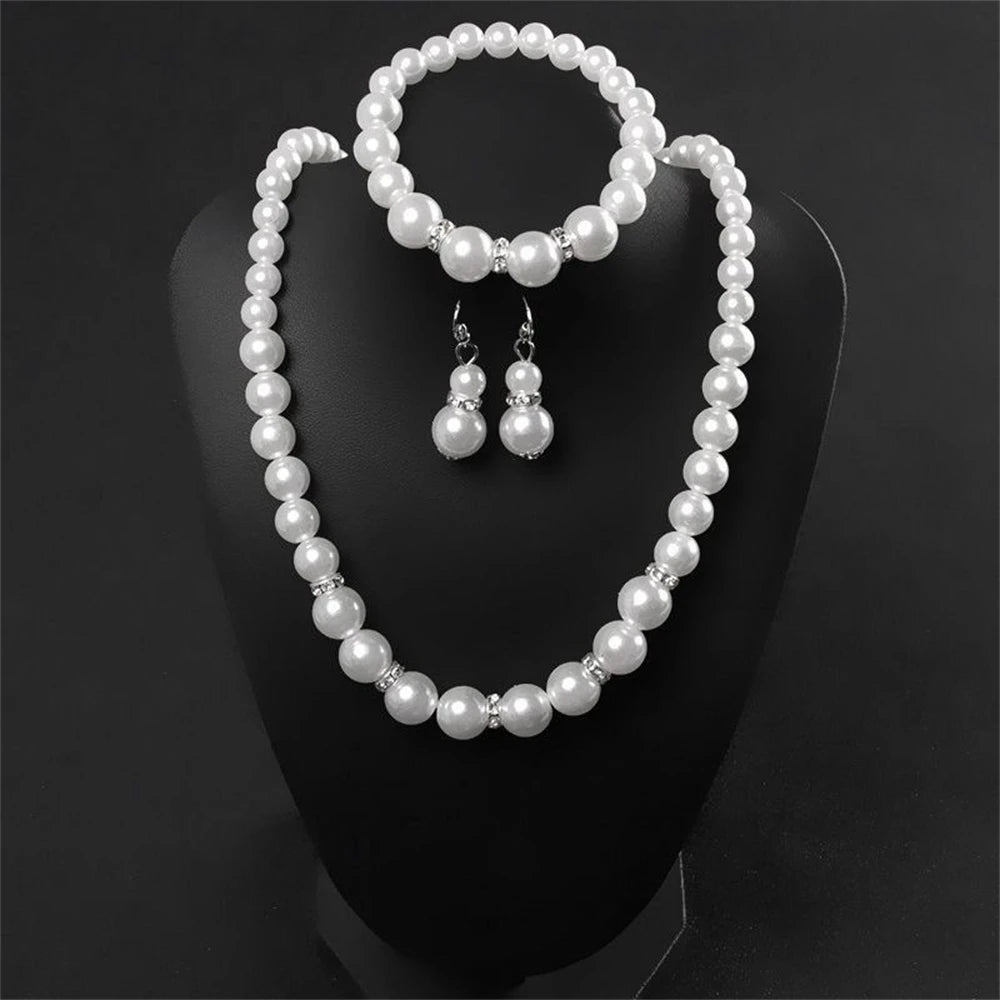 Parure Bijoux Perles 3 Pièces – Collier, Boucles d’Oreilles & Bracelet | Femme
