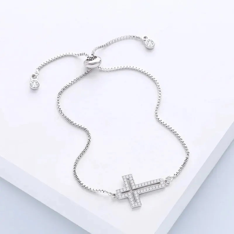 Bracelet Croix Serti de Zirconium – Cuivre Doré ou Argenté Ajustable