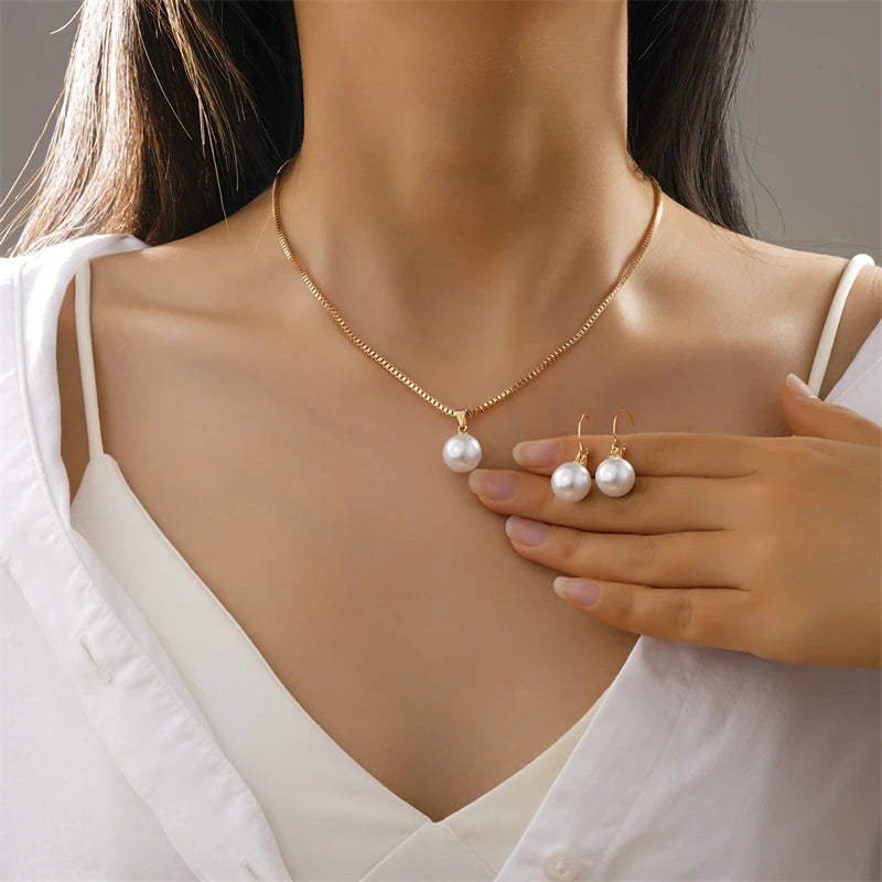 Parure Perles & Chaîne Dorée – Collier & Boucles d'Oreilles | Bijou Femme