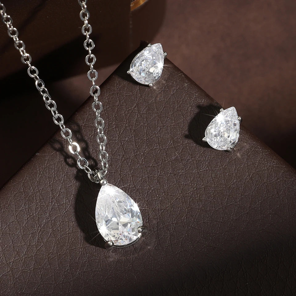 Parure ZAKOL goutte en zircone : collier et boucles d’oreilles